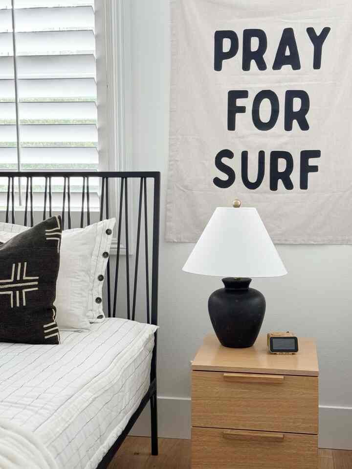 Teen boys bedroom. #boysmodernbedroom #boysbedroomdecor #bedroominterior 