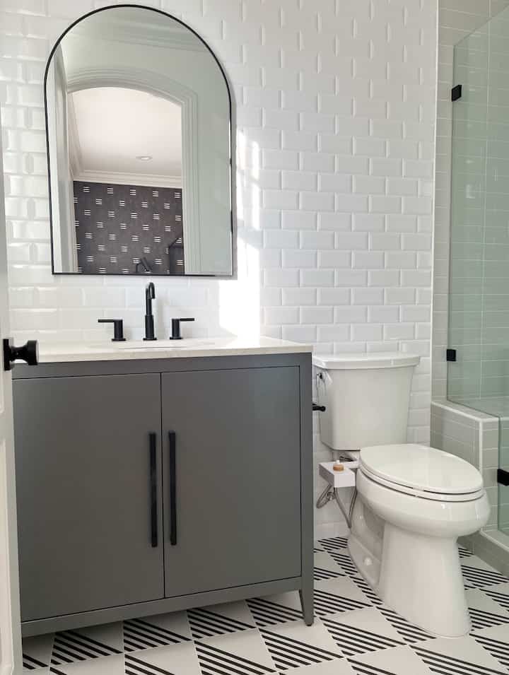 Modern boy teen bathroom design. #bathroomdesign #bathroomcleaning #bathroominterior 