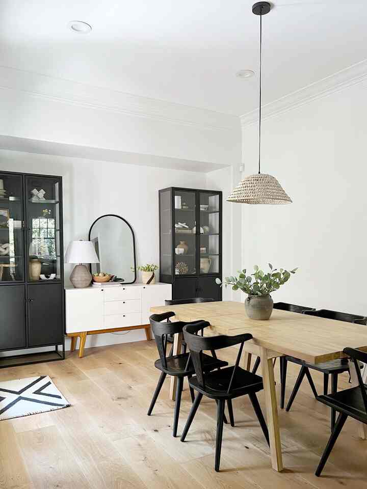 Modern dining room design. #diningroom #diningroomchairs #moderndesign