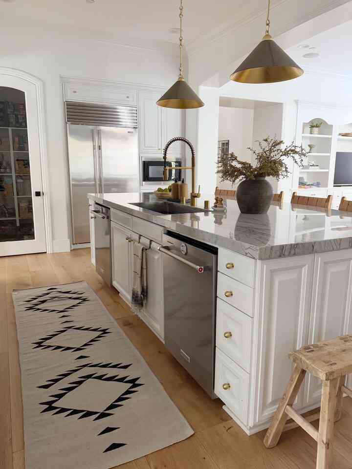 Modern kitchen design. #kitchendesign #modernkitchen #kitchenstyling