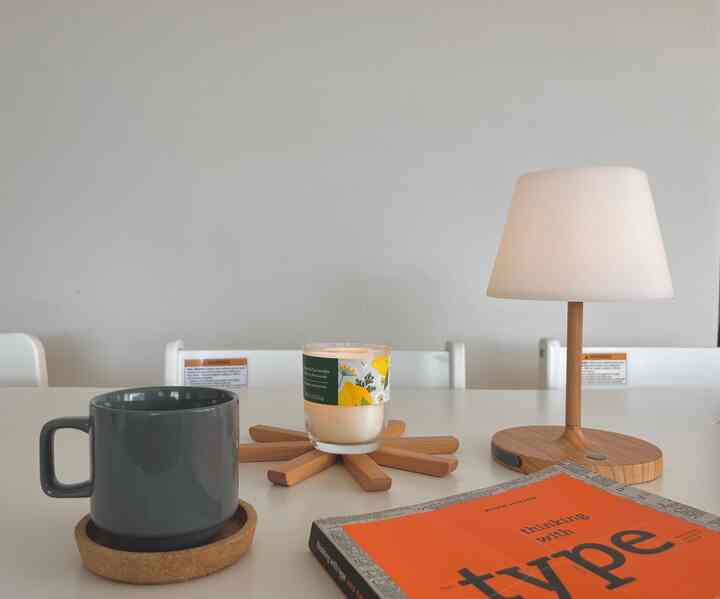 Coffee time on a rainy day☕️

#coffeetime
#diningtable
#diningtablelighting 
