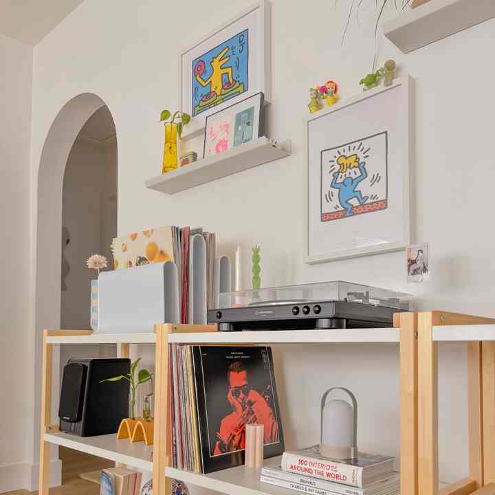 Weekend vibes 🎶 #livingroominterior #interiordesign #taschenbooks