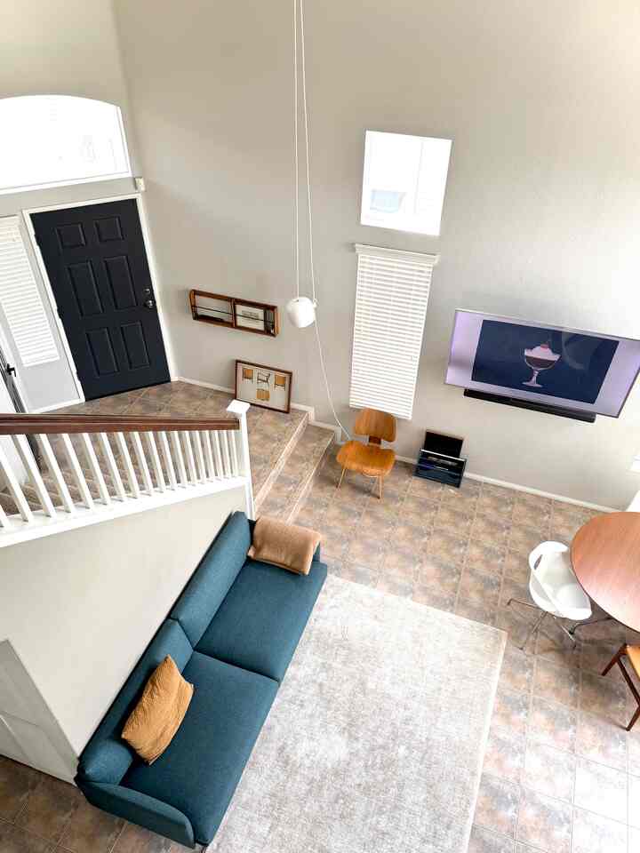 Mid century modern inspired livingroom  —


#midcenturymodern #mcm #furnitureinterior #furniturearrangement #livingroom #woodenfurniture