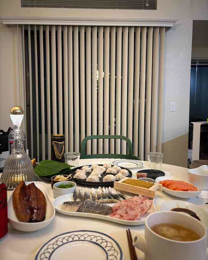 Love Japanese, sushi

#dinner #dinnertable #plate #onthetable #tableware #ikea #roundtable #doksta 