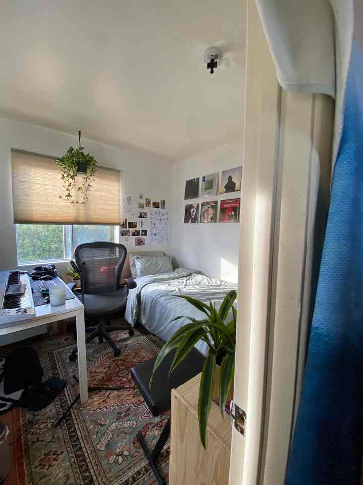 <span data-sheets-root="1" style="color: rgb(0, 0, 0); letter-spacing: normal; font-size: 10pt; font-family: Arial;">Entrance to the studio! #entranceinterior #mcm #japandi #blinds</span>
