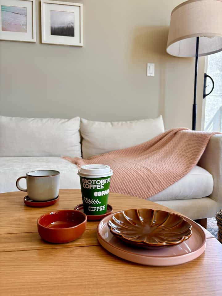 Tiny Plates from Our Place double as coasters!! I’ve been obsessed with this terracotta color 🤎 #ourplace #coffeetable #pink #pinkinterior #warmtoneinterior #plates #ceramicbowl #ceramicplate