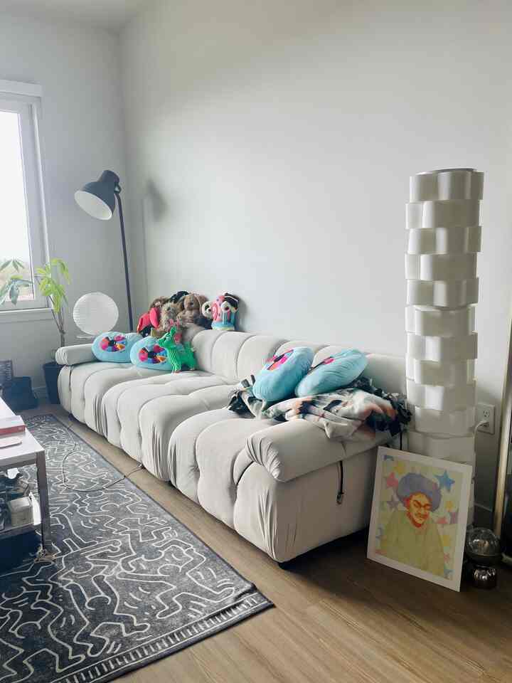 Adding art and pops of color into my space was necessary in curating a fun living space #fundecor #popsofcolor #artist #designer