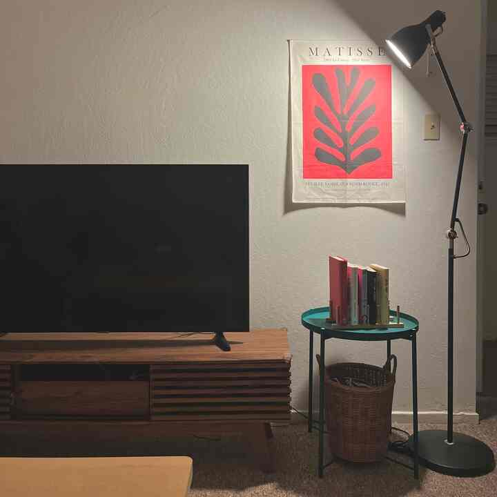 Right before watching Netflix📺

#multipurposeroom
#woodeninterior #simpleinterior
#midcentury #cozylivingroom
