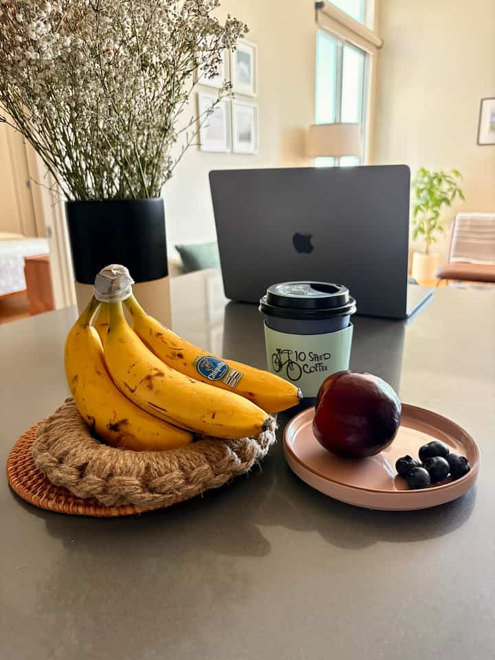 Feeling fruity today 🍌🍑🫐 #kitchen #smallplate #sunlight #fruit #trivet