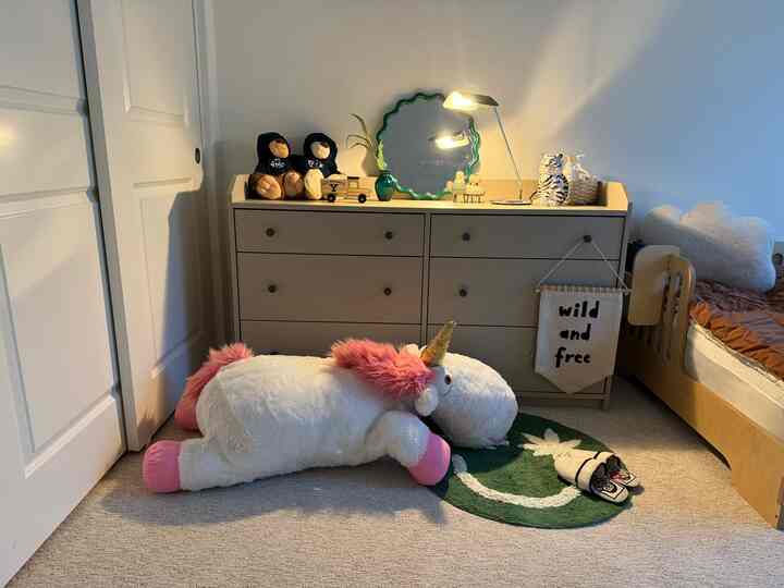 Good Night✨
#kidsbed #wood #drawer #tablelamp