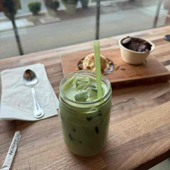 Love me a good matcha latte💚
#matcha #latchalatte #icedmatchalatte #caffein