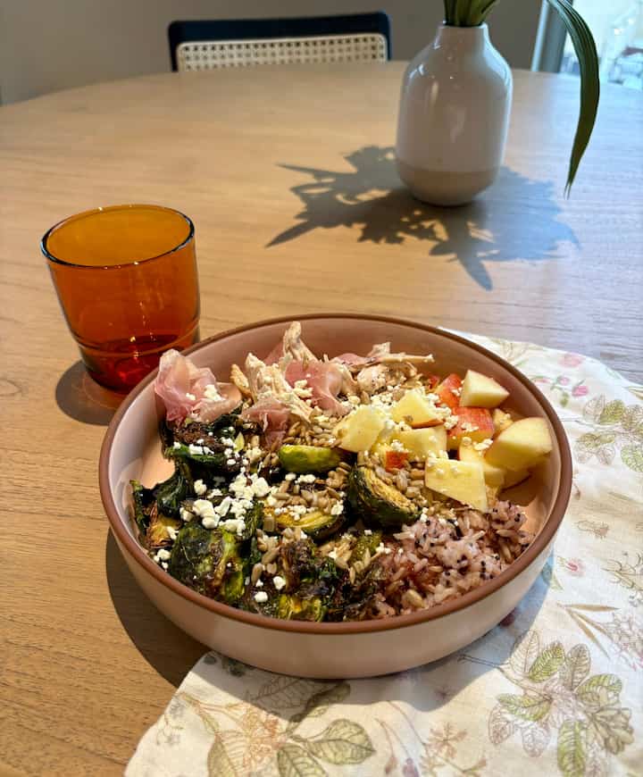 Chicken harvest bowl, made w/ rotisserie chicken and easy homemade salad dressing #cooking #healthyrecipe #diningtable #ourplace #dinner #dinnerware 