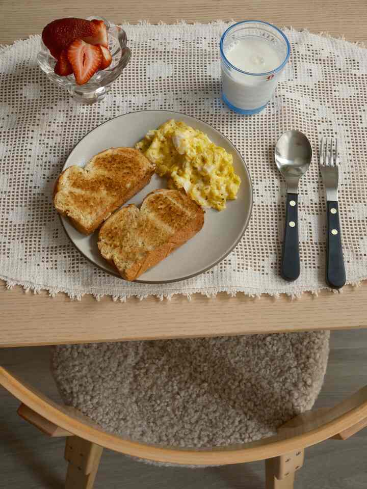 weekday quick brekkie 🍳
#breakfast #tablesetting #aalto #aaltochair