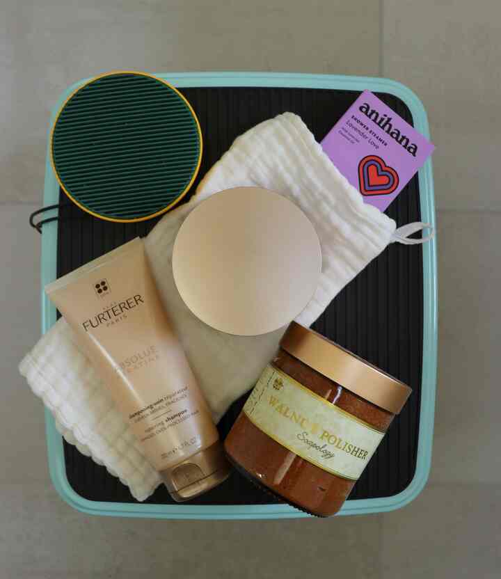 There is nothing quite like filling up the tub, dropping in a fragrant bath bomb, and soaking the stress away. But even when I do not have time for a full bath, I have found ways to turn my shower into a mini spa. Shower steamers are a total game changer. Add in a nourishing treatment for damaged hair and a good scrub, and you have the perfect spa moment. And do not forget to play your favorite music. It makes everything feel even better.

#showersteamer #hairtreatment #bathandbodycare #selfcareproducts #selfcareedit
