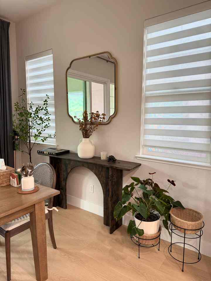 Found a perfect plant stand at Target 
Very versatile! 


#plantinterior #plantstand #rattaninterior 
