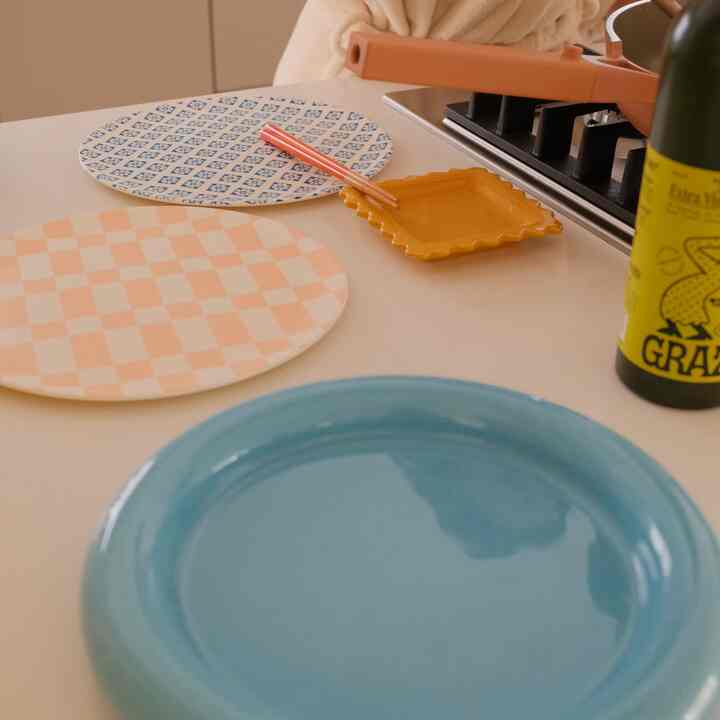 Setting the plates to serve when im done cooking ;) #makeitcute #decor 