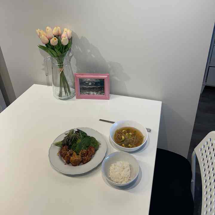 So grateful that i get to enjoy this delicoous food😍
#frame #flowers #tulip #saturday #weekend #dinner