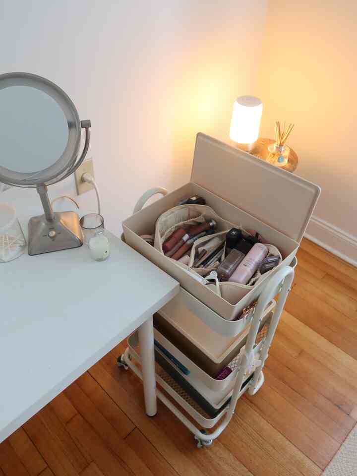 Vanity solution💡 #Organized #storageorganization #vanitymirror #cart 