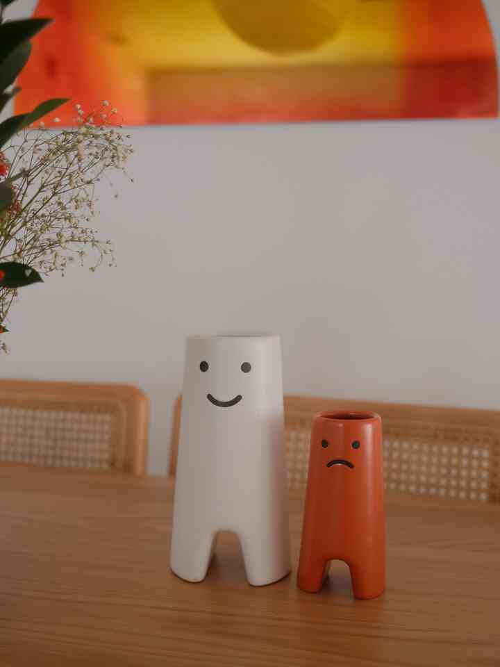 Vases that have feelings ;) #cute #homedecor 