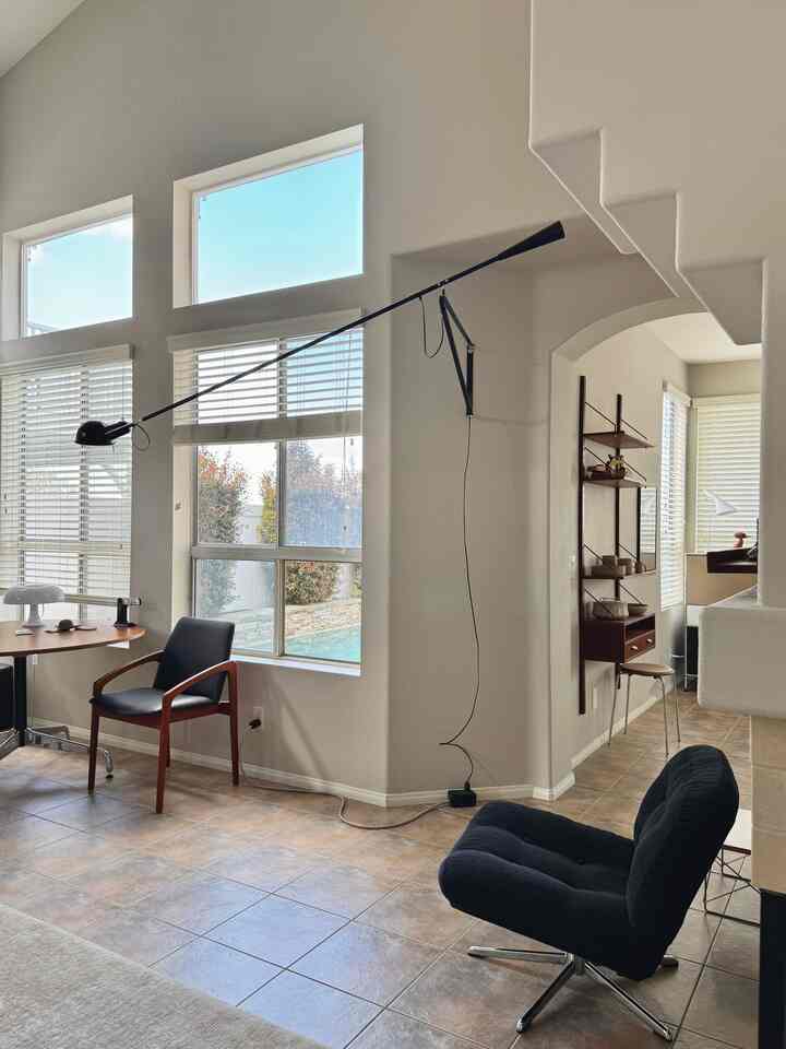 Black and walnut combination to style our livingroom 🤎🖤


#livingroominterior #livingroom #livingroomtable #ikea #ikeachair #ikealoungechair #lightinginterior #lightingfixture #walllighting 