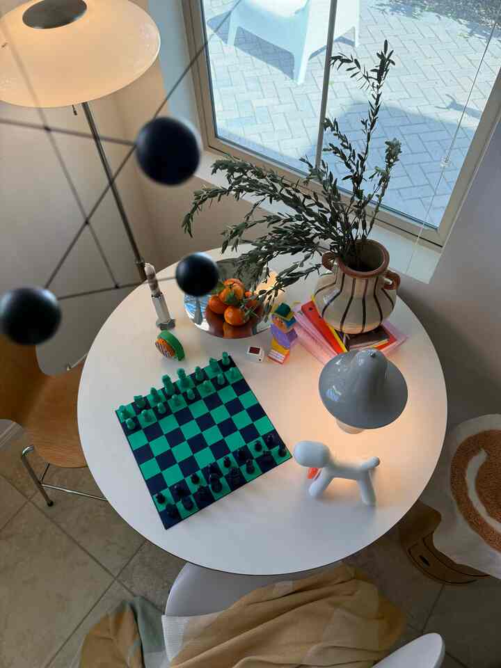 #springinterior #MidCenturyModern #decoration #livingroomtable #roundtable