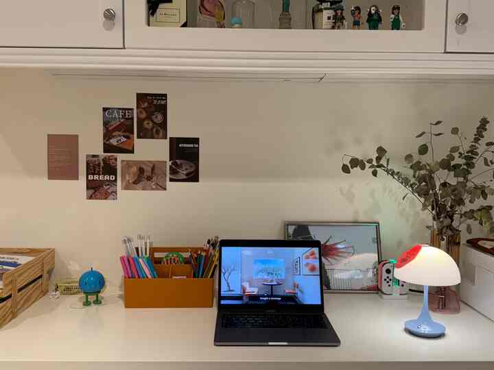 Organized and Cute: Storage Bins in the Nook🧡

#nook #desk #deskterrier #deskterior #deskinterior #deskdecoration #studydesk #homeoffice #minimalliving #tookbox