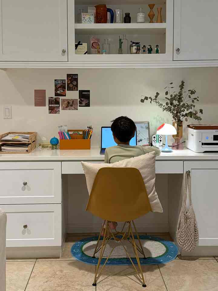#NookStyling #CuteStorageHack #SharedDeskStorage #FunctionalNook #HomeOrganization #DeskStyling #SmallSpaceSolutions #StorageIdeas #AestheticStorage #OrganizedAndCute