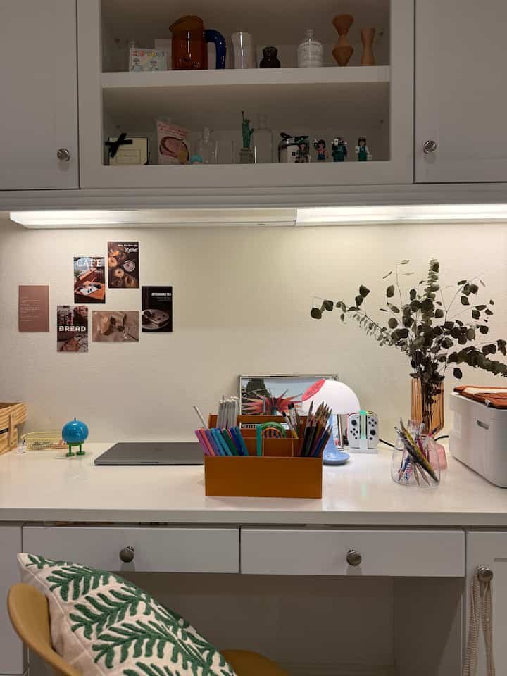 #deskterrier #deskdecoration #organizing #NookStyling #CuteStorageHack #SharedDeskStorage #FunctionalNook #HomeOrganization #DeskStyling #SmallSpaceSolutions #StorageIdeas #AestheticStorage #OrganizedAndCute