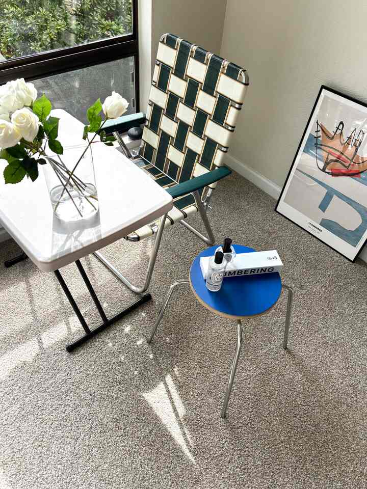 hijau & biru 💚💙

#popsofcolor #blueinterior #blue #greeninterior #diningroom #diningtable #stoolchair #livingroom #colorofhouse #colorinterior