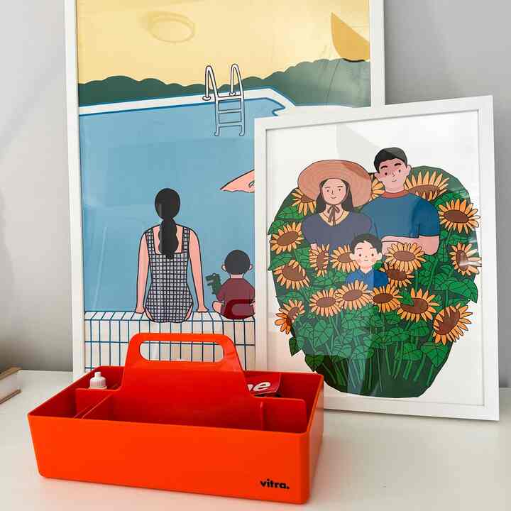 A colorful corner in my little boy's room.👦🏻☀️
#poster #kidsroominterior #vitra