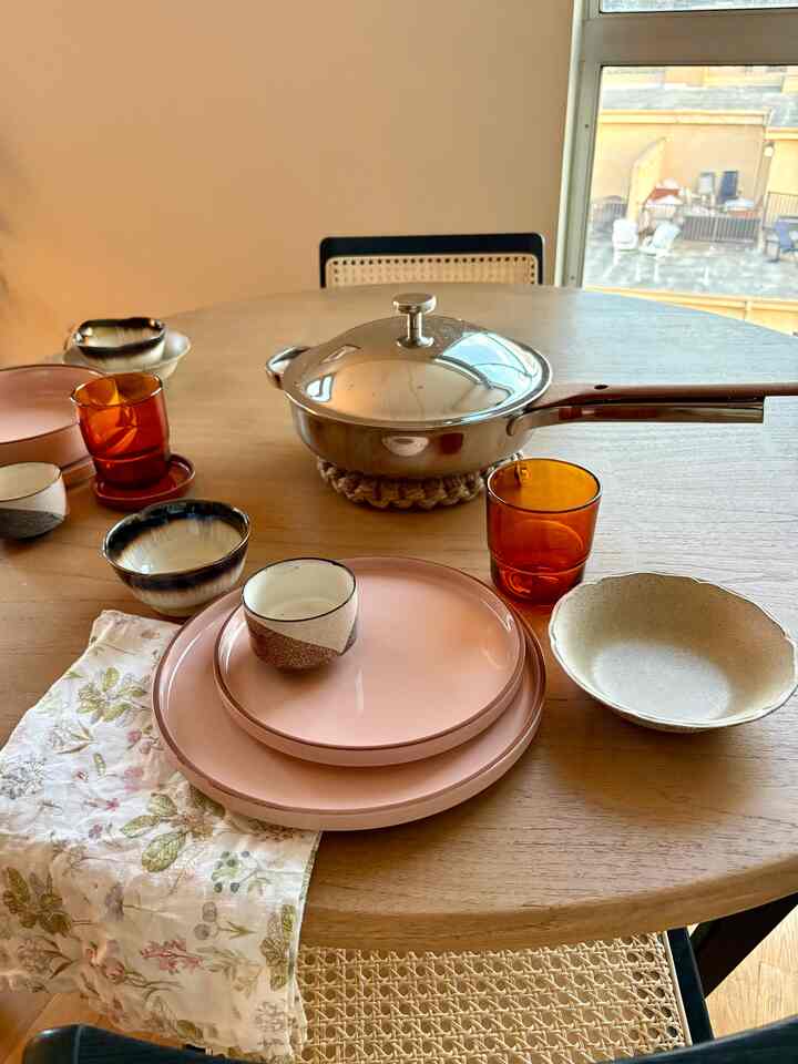Starting off spring with my pink tone tableware and deconstructed ~spring~ roll bowls 🧡 #ourplace #tableware #warmtoneinterior #diningtable #soft #girldinner