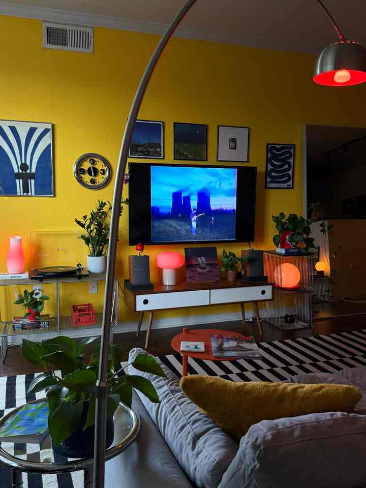 My colorful living room 🌀 #midcenturymodern #postmodern #colorinterior 