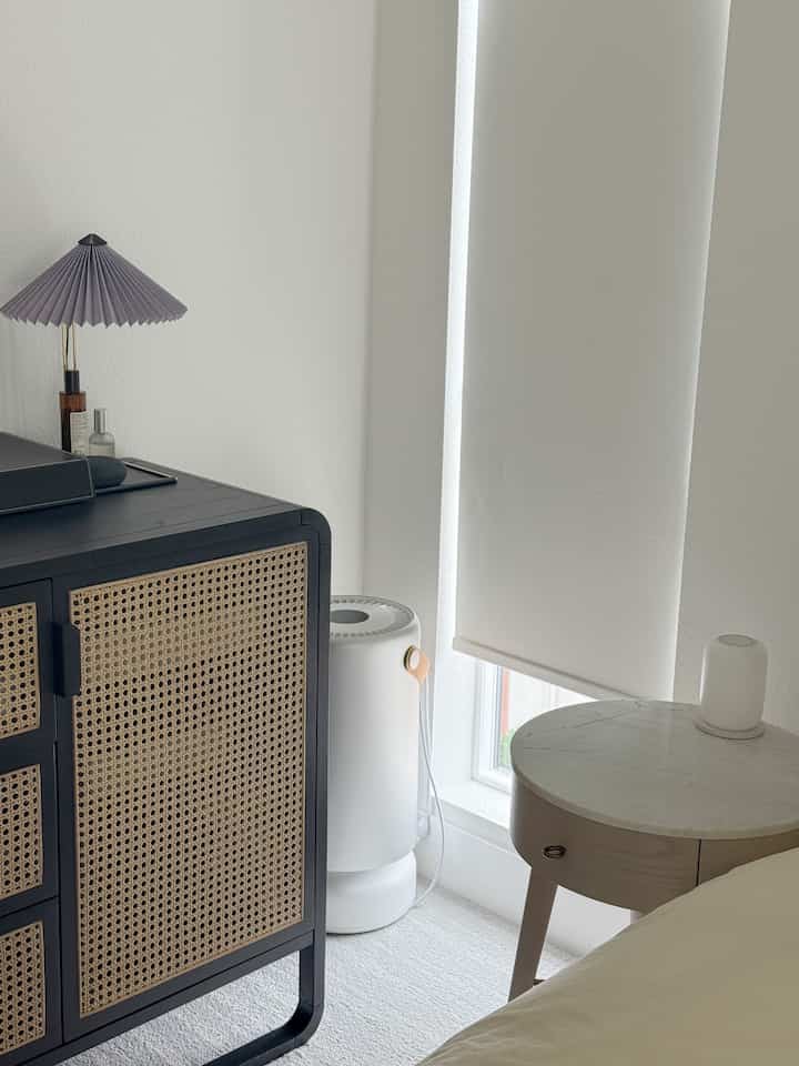 Natural lighting is the best ✨

#masterbedroom
#lighting
#bedroominterior 
#bedroomdecor
#airpurifier
#nightstand