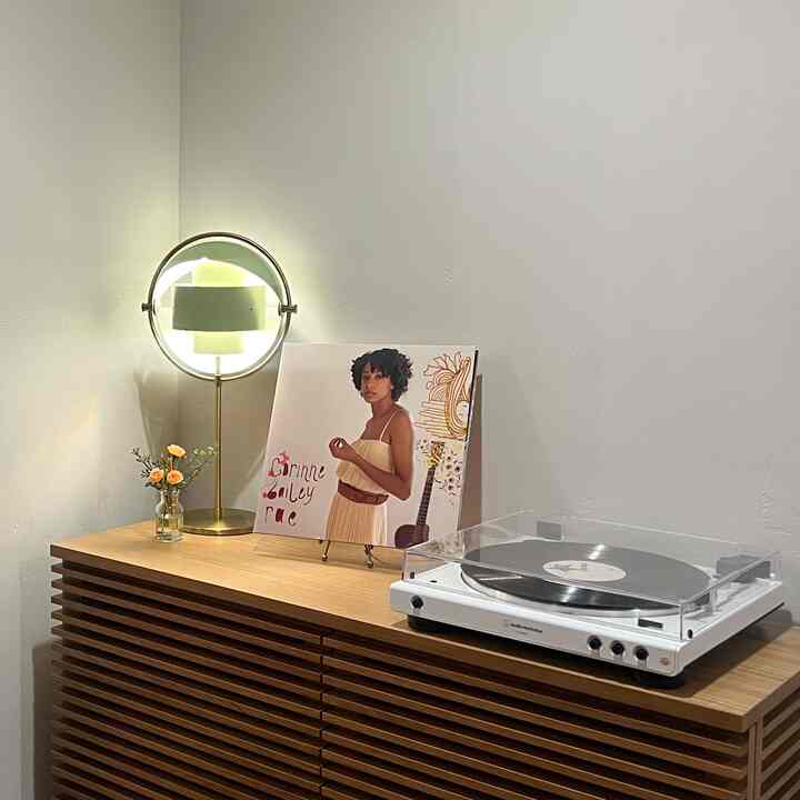 WIP music station 🎶
How should I decorate the wall 🤔🧐 #lamp #tablelamp #music #consoletable