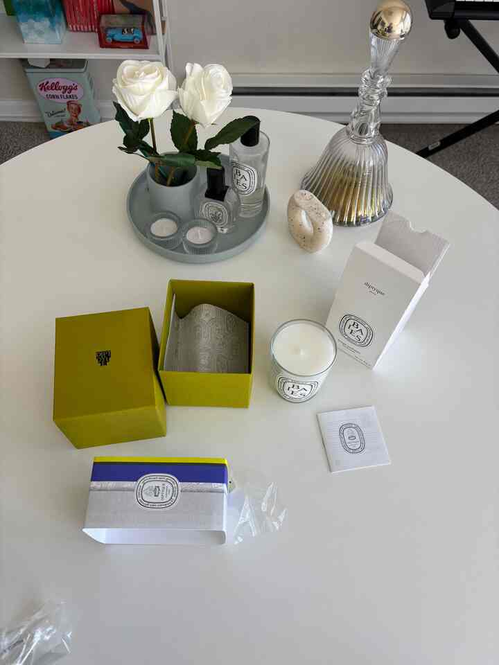 Unboxing is always exciting!!

#unboxing #scent #scentedcandle #Diptyque 
