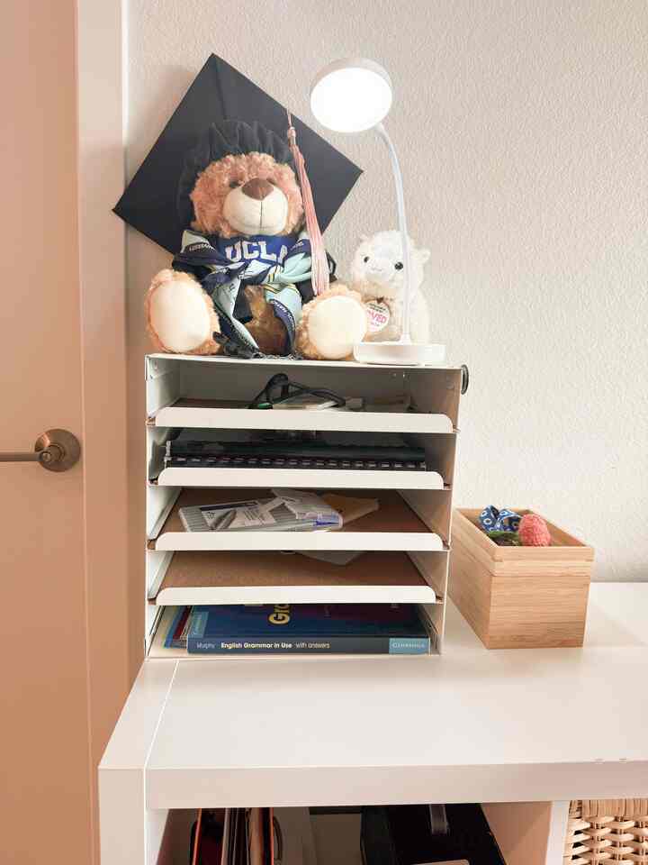 My little study nook!
A reminder of how far I’ve come—with my UCLA grad bear watching over every new chapter.
Tidy shelves, soft lighting, and a fresh mindset for the week ahead!

#StudyCorner #GradVibes #HomeDeskSetup #UCLA 🐻🎓🪄📚✨