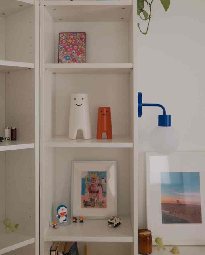 Book shelf decor :) #trinkets #homedecor