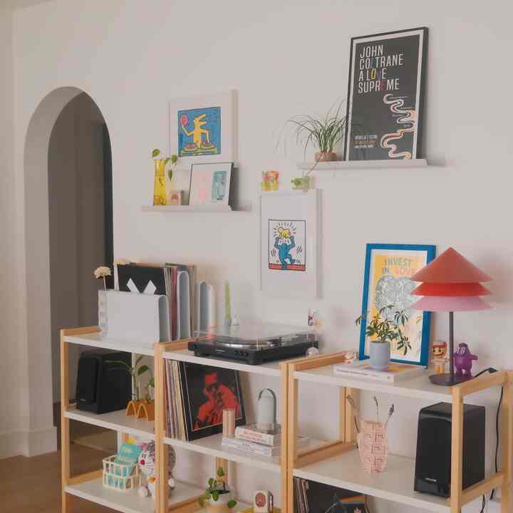 Stasiun pemutar rekaman :) #shelves #decoratingtips