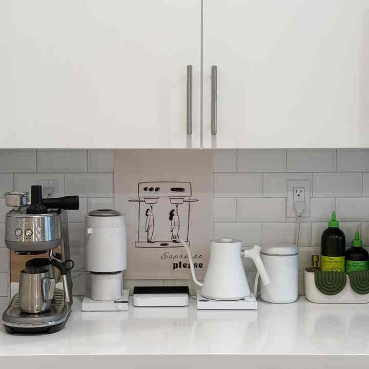 Modern home coffee bar ☕️🏠
#coffeemachine #coffeebar #coffeetime #coffeepot #espresso #coffeegrinder