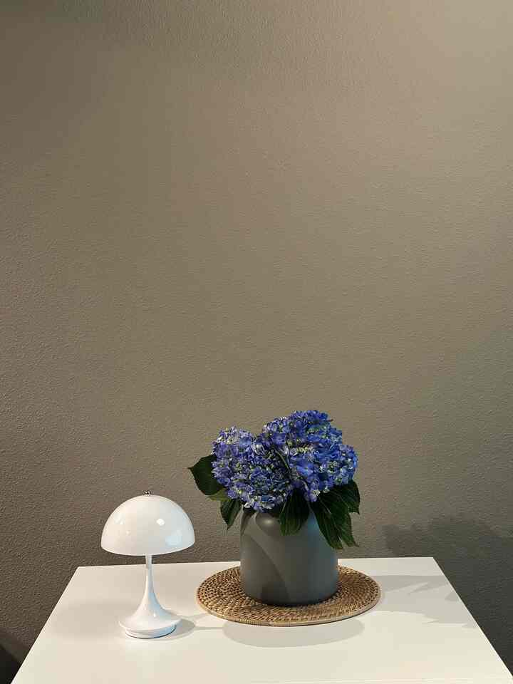 Day vs. night flowerscape in the kitchen

#flowerscape #diningroom #tablescape #tablesetting