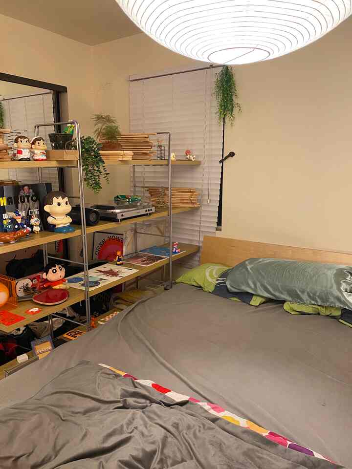 新しいリビングルームの改装が終わったら、この棚を移動するかもしれません😫 #japandi #mcm #vintagetoys