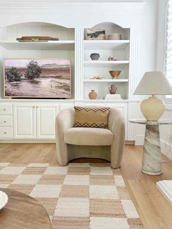 Modern, neutral living room design. #organicneutral #moderndesign #livingroomdecor