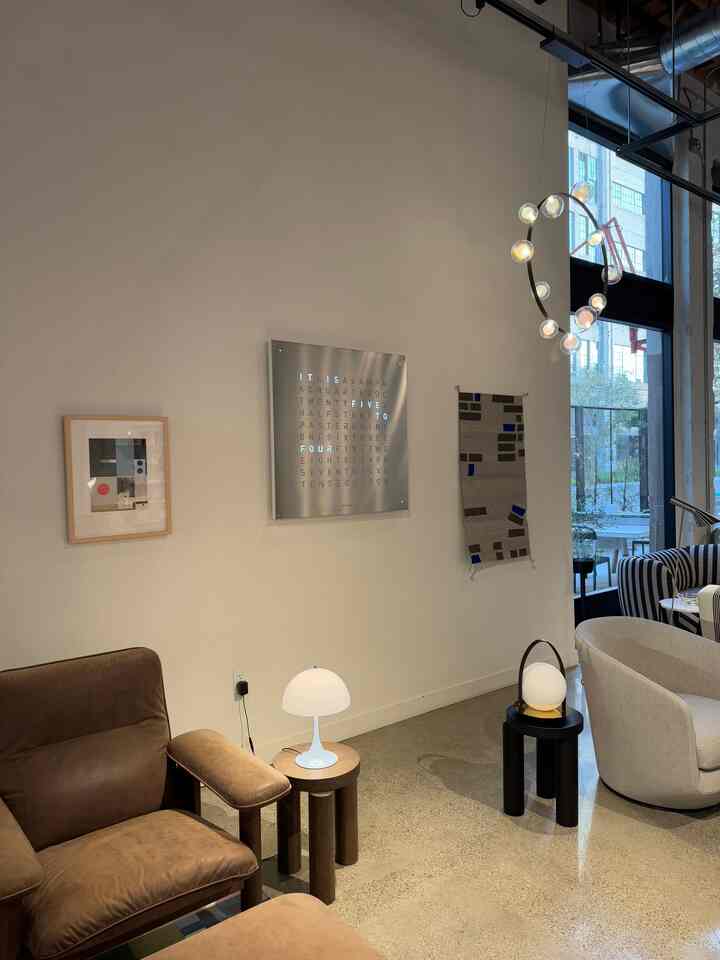 A+R 

It’s a furniture shop in ROW DTLA, and they had a lot of pieces that were modern and simple, but still had unique touches that made them stand out.

#AR #inspiration #funiture #interior 