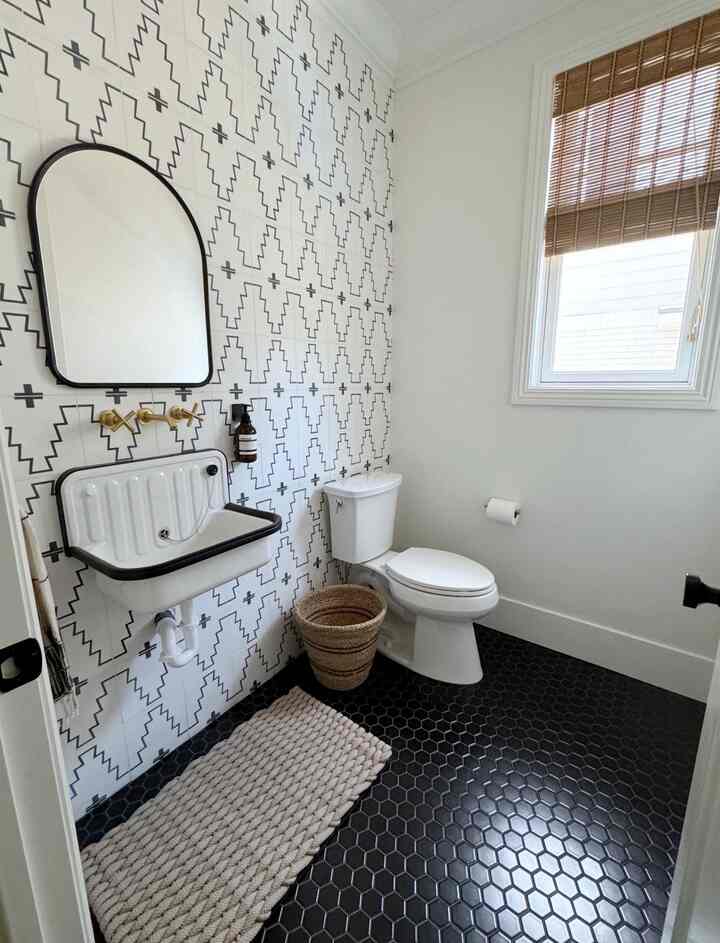 Modern powder bathroom design. #powderbarhroom #bathroomstyling #modernbathroom