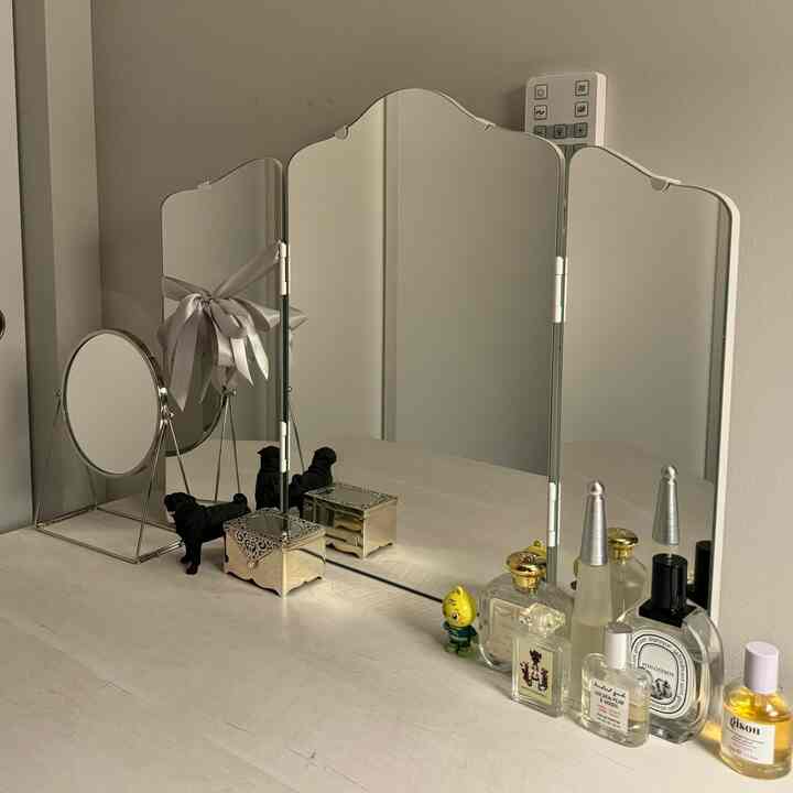 Judge me by my perfume collection👻🤍
#vanillagirl #cleangirl #coquette #lovecore #bedroom #girlygirl #girlyroom #vanillagirlroom