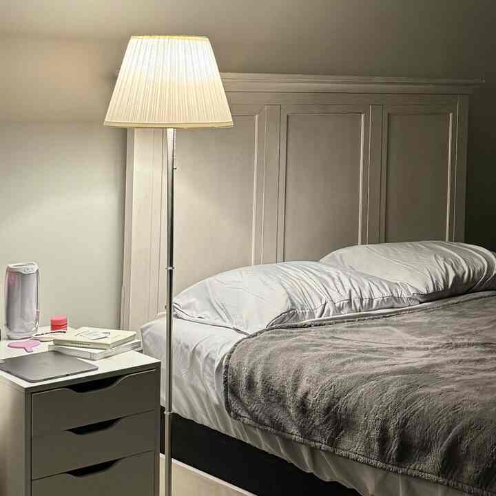 What do tou like to keep on your night stand?👀
#nightstand #vanillagirl #vanillagirlaesthetic #lovergirlaesthetic #springcolorpalette #softgirlcolorpalette 