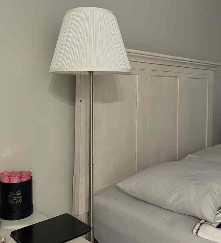 Sleeping with fresh sheets feels like heaven😵‍💫💗
#freshsheets #bedroom