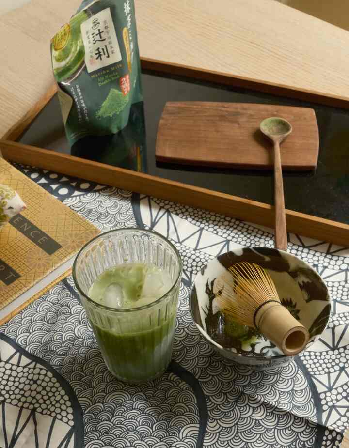 Match Latte, Anyone? 🍵

Starting May with some fresh matcha from Fukuoka. Styled the tea set with a Japanese tablecloth and a Finn Juhl tray—small details that quietly elevate the whole vibe.

#finnjuhl #tablesetting #teatable #matcha 
