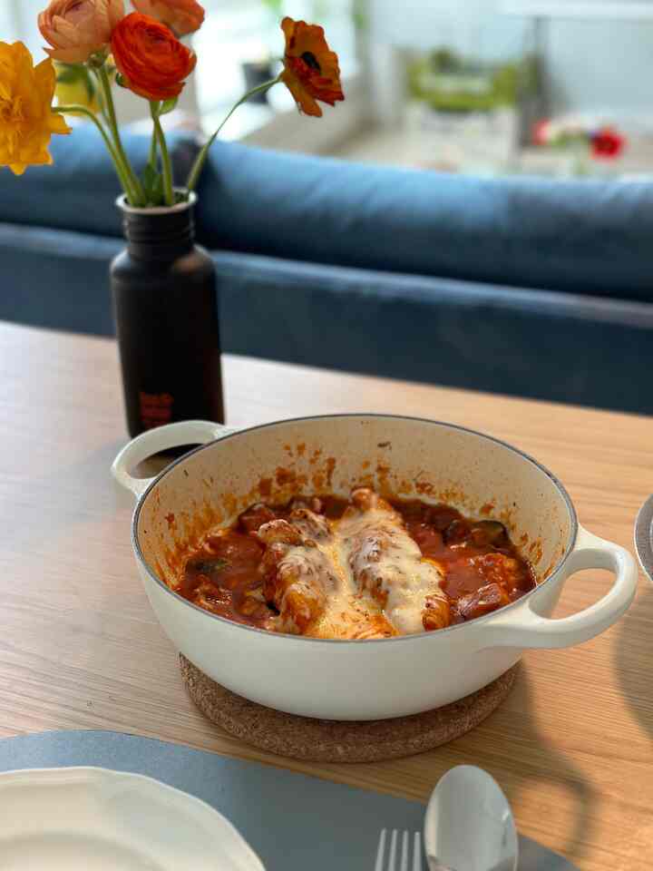 Chicken parm with tomato sauce for lunch 😋

#dining #cooking #diningtable #cookware #lecreuset