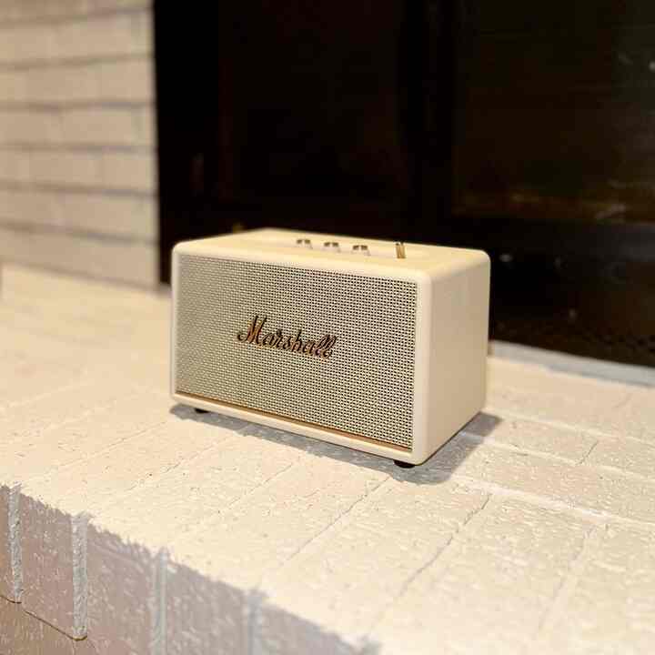 My favorite items lately…🥹🤍 with music, robot vacuum, and perfect kettle, everything is perfect 🪽

#kitcheninterior #kitchen #kitchendecoration #kitchendecoration #diningtable #diningroom #diningroominterior #musthave #roboticvacuum #Robotvacuumcleanerrecommendations #roborock #speaker #music #coffeecup #coffeemachine #coffeetime #coffeetable 